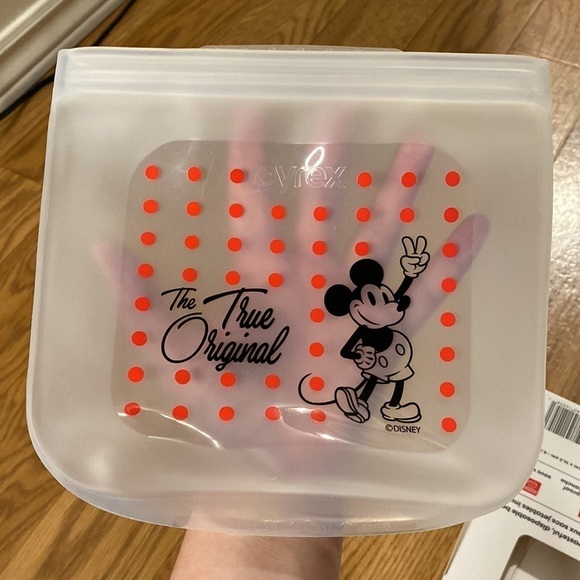 Pyrex Disney Mickey Mouse Reusable Platinum Silicone Storage Bag - Sandwich Size - Picture 9 of 9